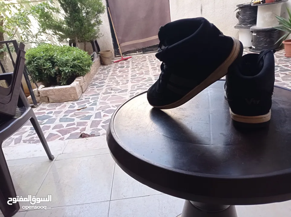 بوط رجالي مقاس 45 ماركة اصلي. قابل للتفاوض ب ليرتين فقط لحححققققققققق تار نار نار نار  نار نار نار
