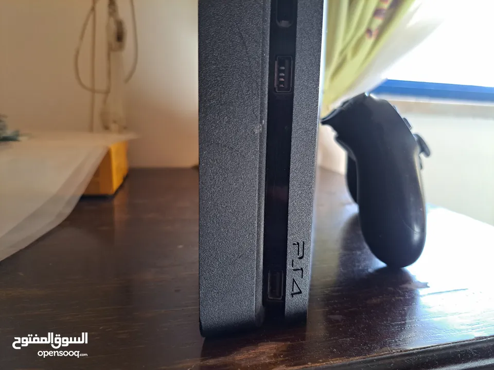 (بلايستيشن فور سلم  ون تيرا )  PS4 slim 1000 جيجا