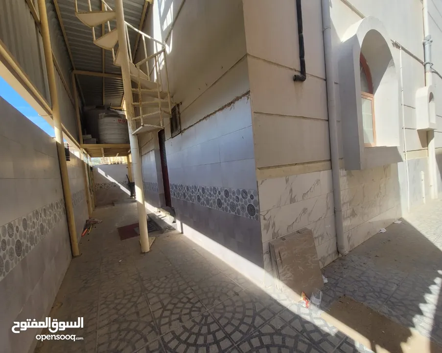 خدمات تنظيف احترافية في عجمان - عرض خاص! هل تبحث عن خدمات تنظيف موثوقة وعالية الجودة في عجمان؟