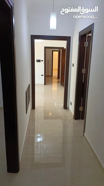 عرض حصرررري ـ ضاحيه النخيل ـ شقه فارغه للايجار لم تسكن بعد التجديد سوبر ديلوكس  190 متر +