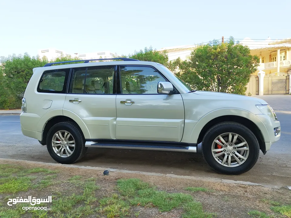 mitsubishi pajero 3.8