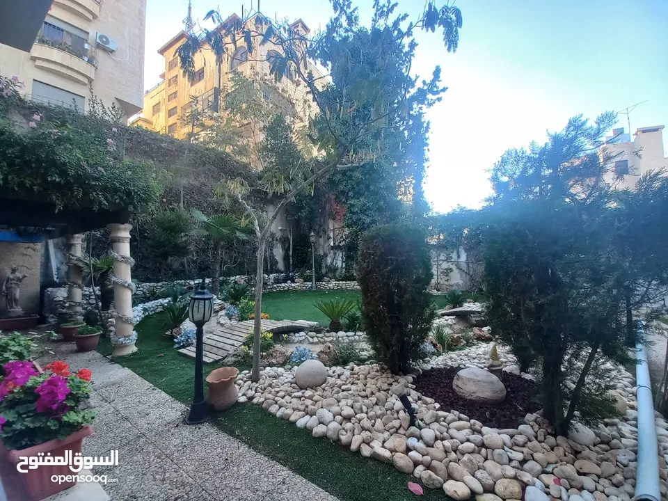 شقة مفروشة للإيجار 450م2 ( Property 18268 )-174847924