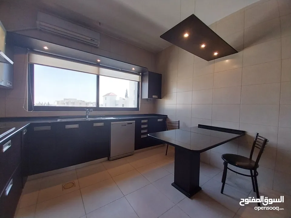 شقة للايجار في الدوار الرابع  ( Property 36778 )-175064163