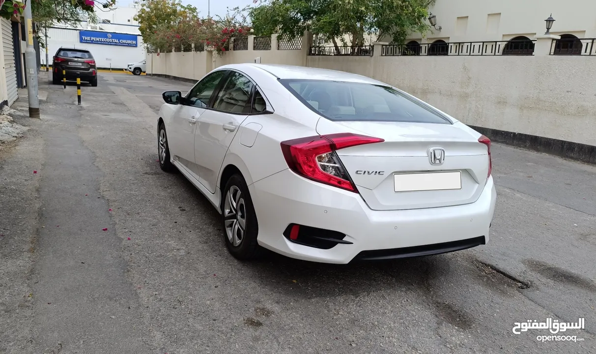 HONDA CIVIC  MODEL  2017 WELL MAINTAINED SEDAN  TYPE CAR FOR SALE URGENTLY  IN SALMANIYA