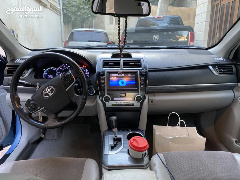 تويوتا كامري أعلى صنف للبيع بسعر مغري موجودة في عمان