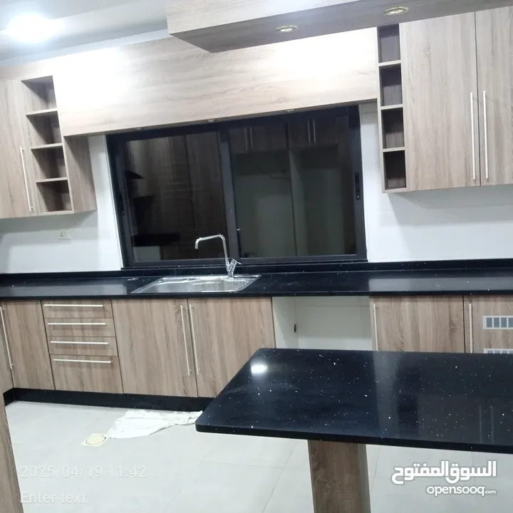 شقة مميزة في ضاحية النخيل بسعر مميز مساحة 200م