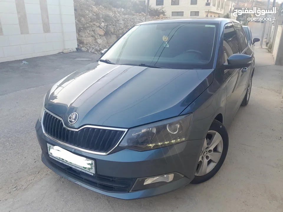 سكودا فابيا 2019. ترخيص 2018 اتومات ولا غرام بوية