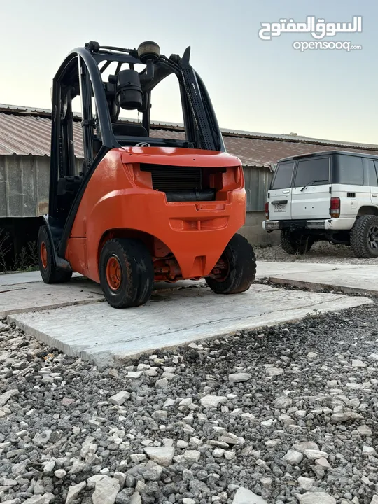 رافعة شوكية من نوع لندا الألماني  Linde forklift  3.5 t