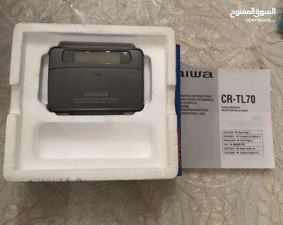 AIWA CR-TL70 Radio Receiver Calculator with Philips Headphones Working