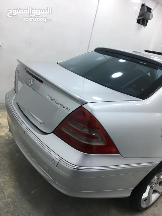 مرسيدس c200 موديل 2004 لون سلفر