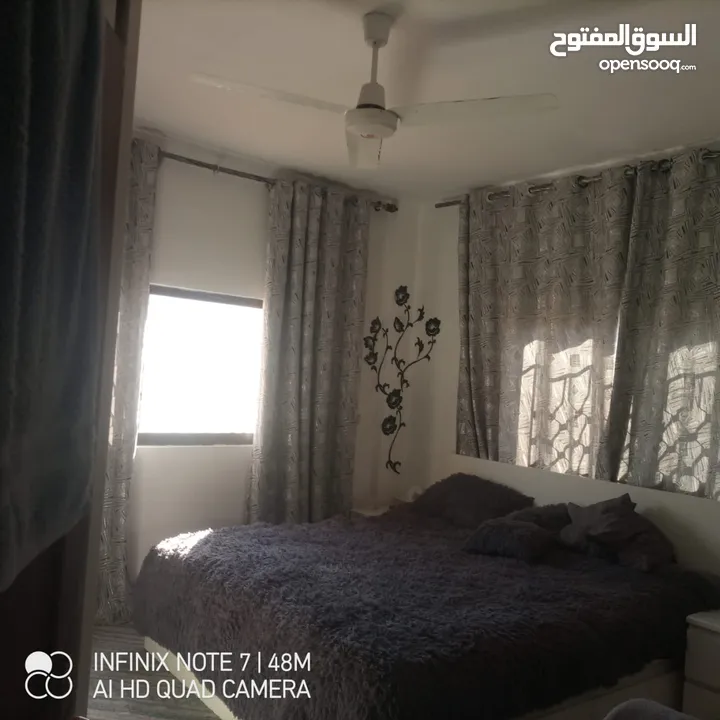 منزل بيت شقة مستقل للبيع مع حديقة وكراج وشرفة الزرقاء ضاحية البستان
