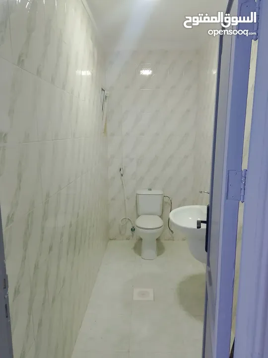 شقه لبيع بموقع مميز جدا