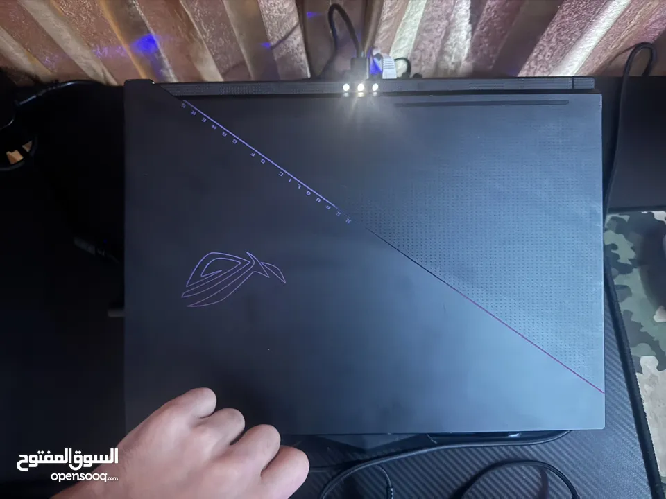 للبيع لابتوب ايسوس  ROG ZEPAHYRUSشاشتين لسا جديد شاشه تاتش و شاشه عاديه قيمنق HX RTX 3070TI Ryzan 9