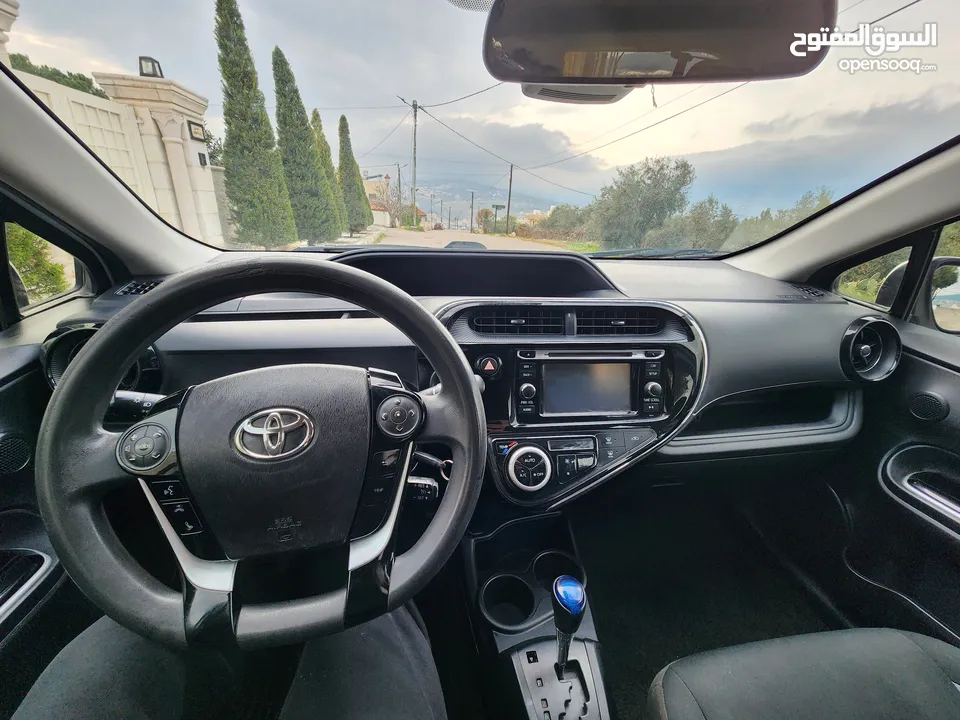 تويوتا بريوس سي 2018  للبيع    TOYOTA   PRIUS C 2018 for Sale   موديل 2018   ترخيص جديد لغاية 2/2026