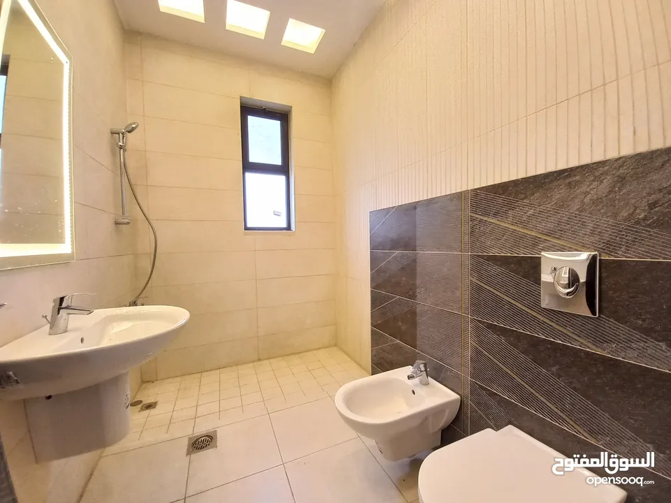 فيلا للإيجار في منطقة عبدون  ( Property 36558 )-175055043