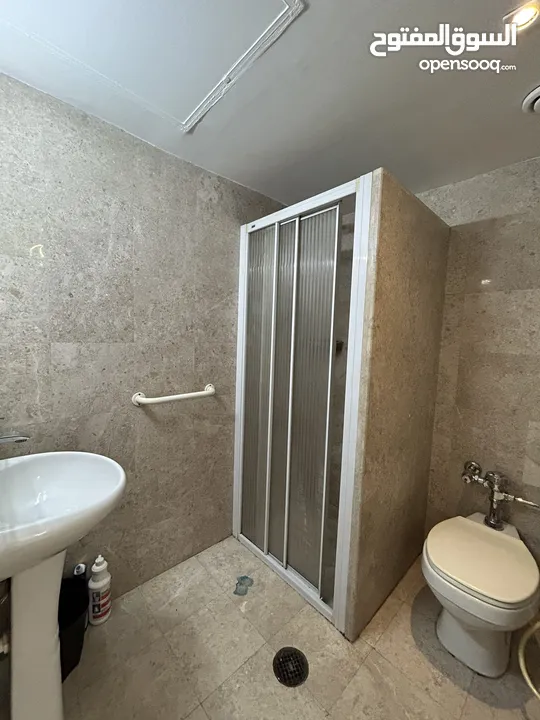 For rent one bedroom furnished in Salmiya