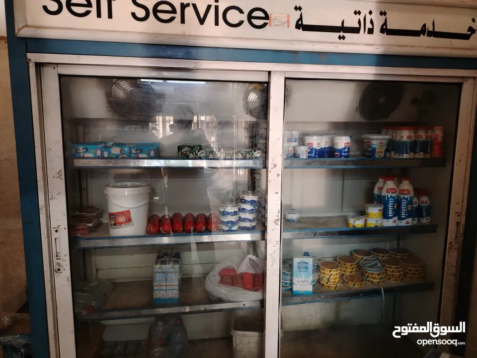 ثلاجات للبيع ثلاجه الكوله وثلاجتين خدمات الذاتيه وحده عرضها 2متر ولثانيه تقريباً 1.50متر ونص وثلاجه