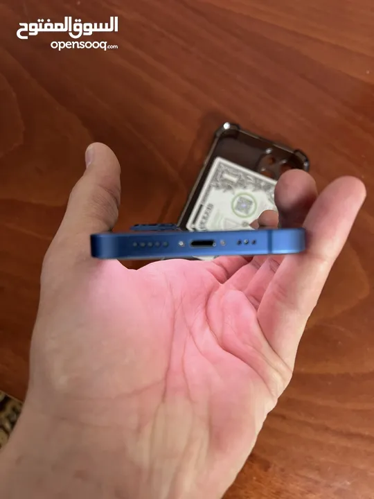 مستخدم iPhone 13