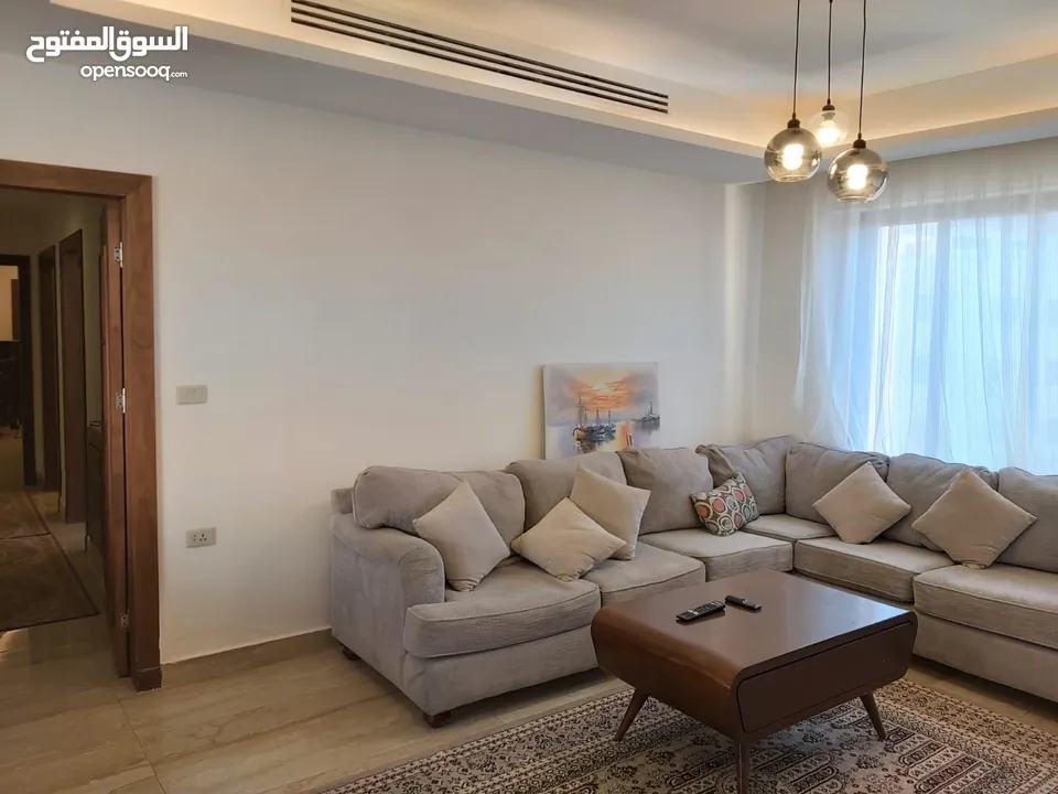 شقة مفروشة للايجار ثلاث غرف نوم في شارع المدينة المنورة قرب مطعم ورد