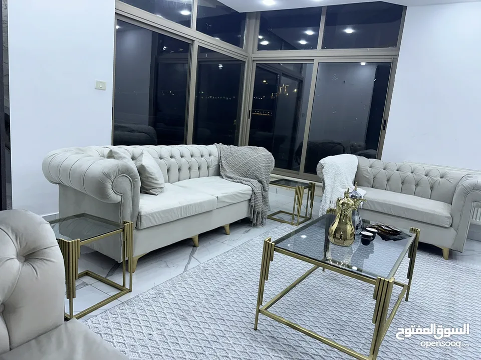 طقم كنب سكني تفصيل مع طاولات