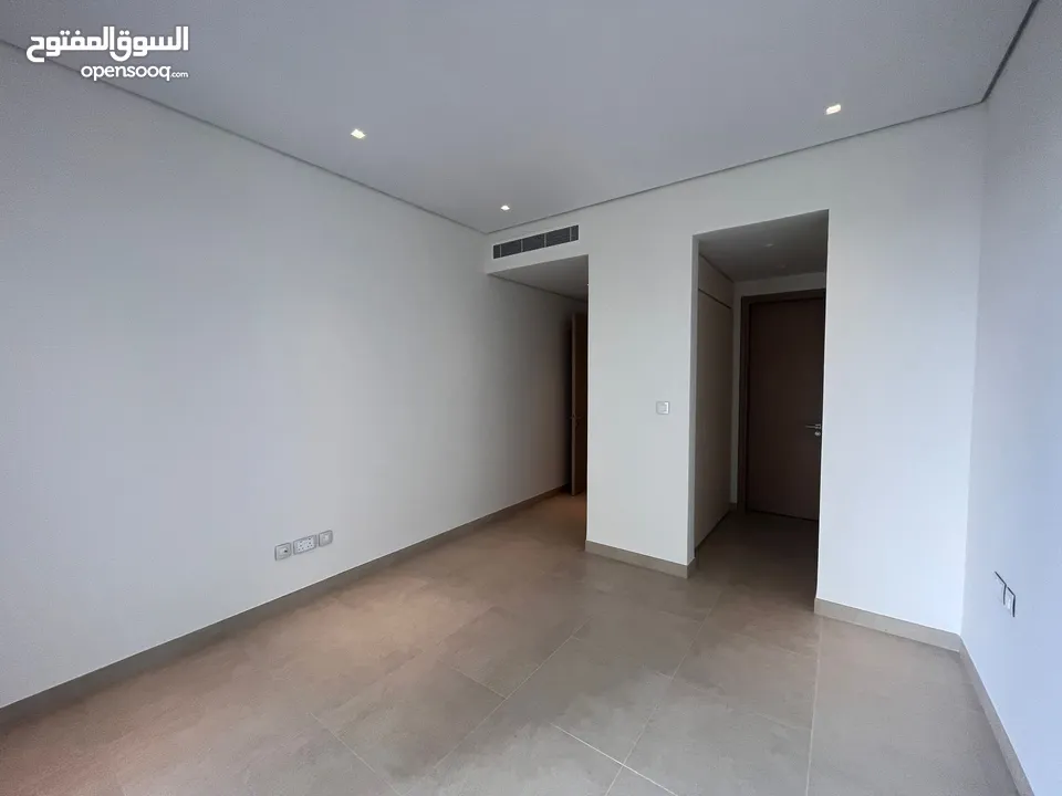 2 BR Modern Corner Apartment in Al Mouj for Sale