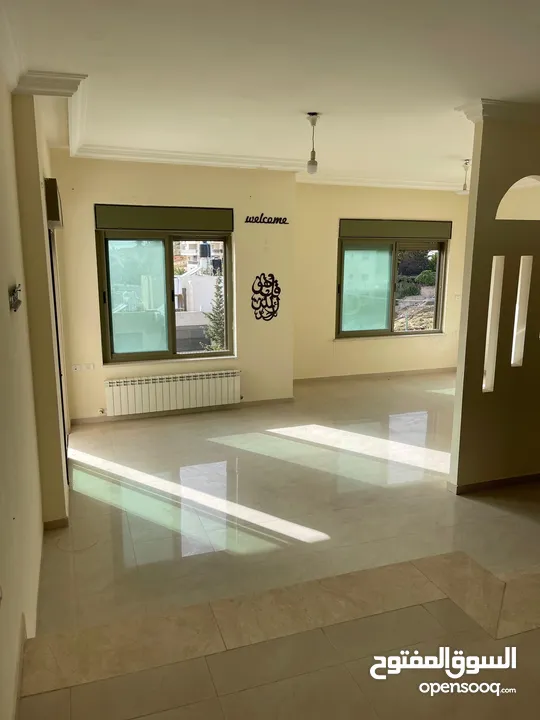 ثلاث غرف نوم غير مفروشة للايجار المصايف