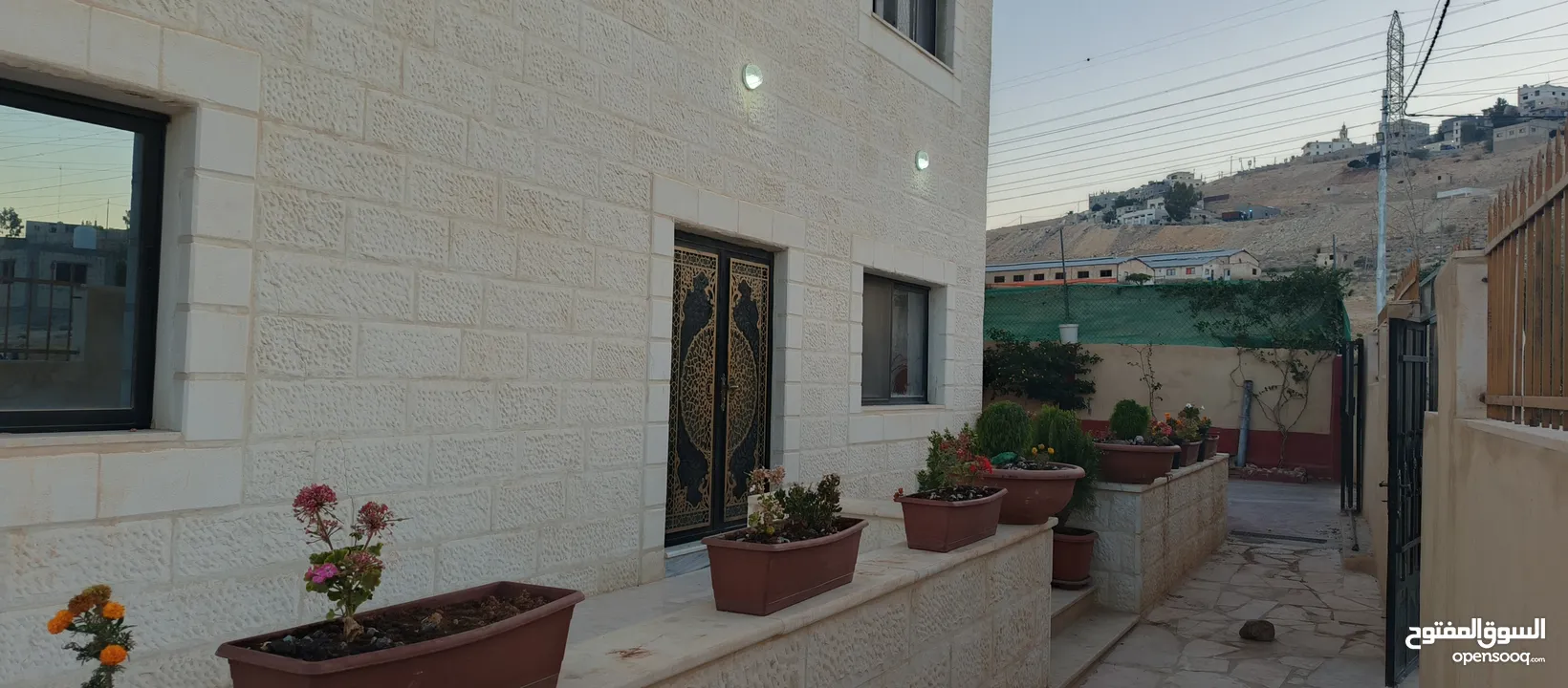 بيت للبيع في ماركا وادي القطار