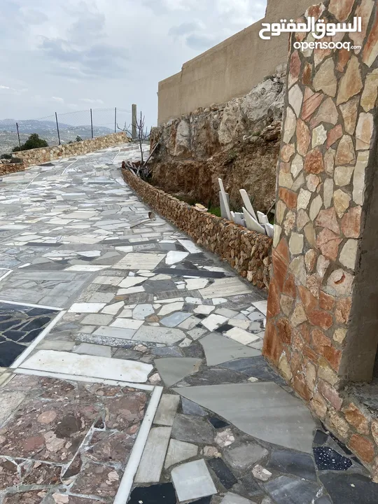 بيت ريفي مع مزرعة