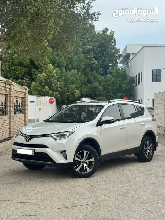 TOYOTA RAV-4 2018 FULL OPTION!(EXCELLENT CONDITION)