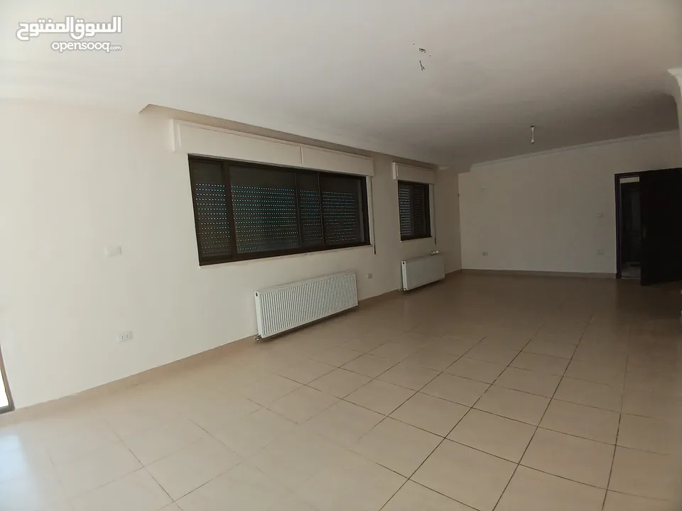 شقه فارغه للايجار سوبر ديلوكس في الجبيهه حي ام زويتينه