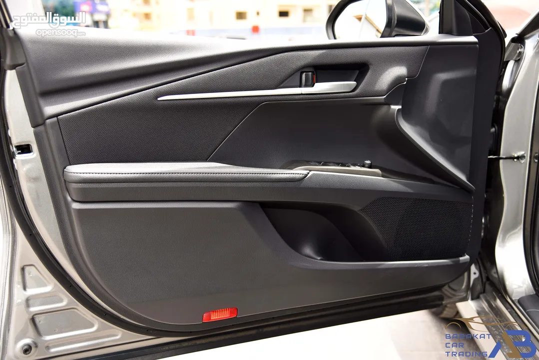 تويوتا كامري هايبرد رمادي 2025 Toyota Camry Hybrid HEV