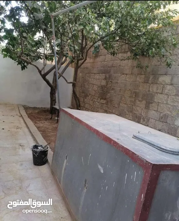 منزل مستقل 3 طوابق  للبيع مستغل  للاستثمار ومقسم 4 شقق