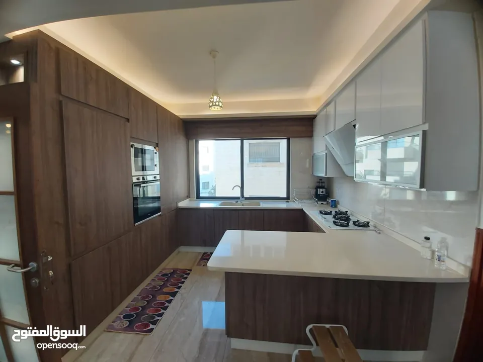 شقة مفروشة للايجار ثلاث غرف نوم في شارع المدينة المنورة قرب مطعم ورد