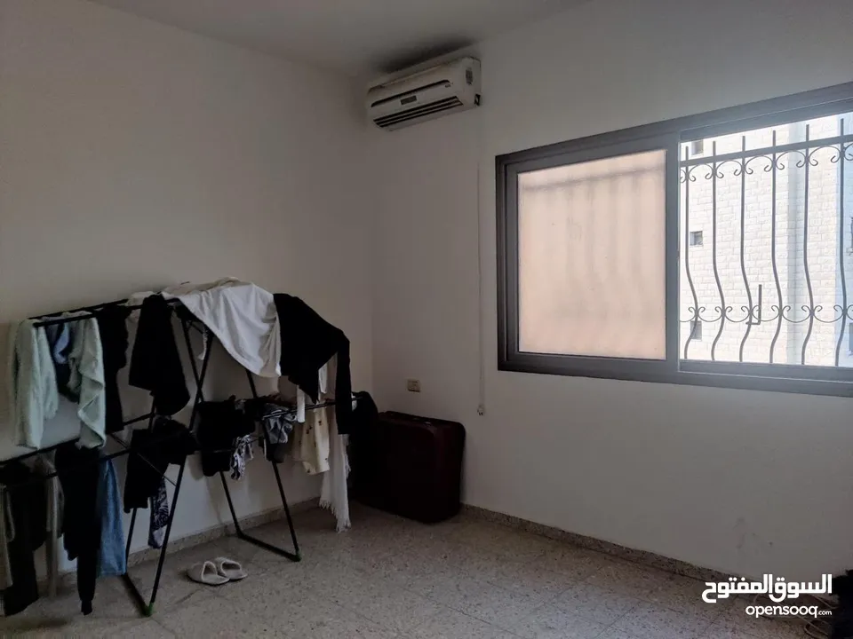 متوفر شقة بطولكرم دوار السلام دخلة ريم البوادي مساحتها 135 ومع بيت الدرج 145  دلكس جاهزة  بدون مصعد