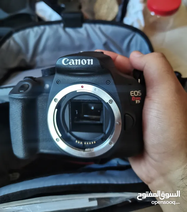 كاميرا Canon T5 بحالة الوكالة