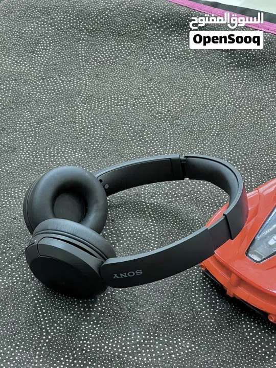 20+ Headphones available  Oh specs only (brand - Sony Boss Apple Beats JBL etc,.)