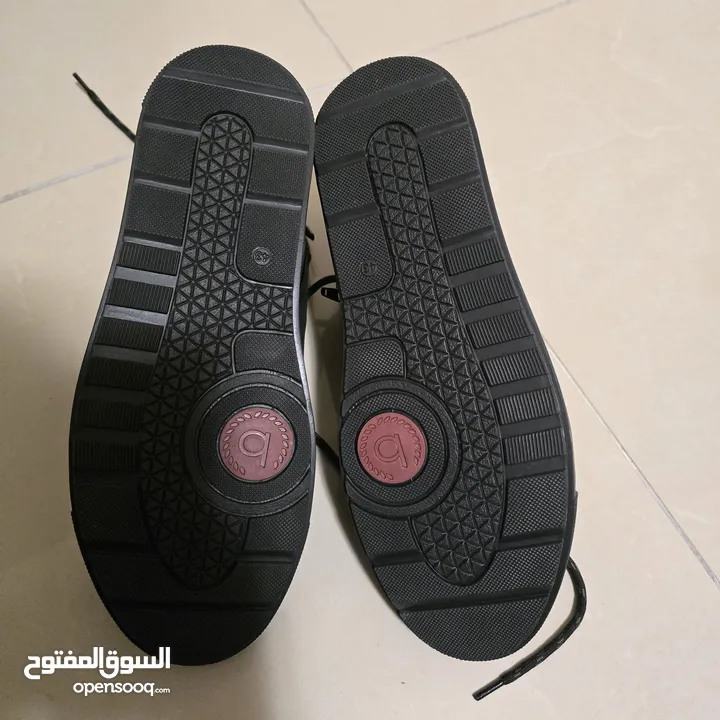 حذاء بوجاتي جديد غير مستعمل /اصلي/شتوي لون اسود  Bugatti Boot, for winter/original/not used