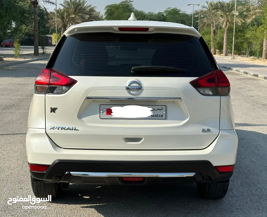 NISSAN XTRAIL 2.5 MODEL 2018 NEAT AND CLEAN CAR