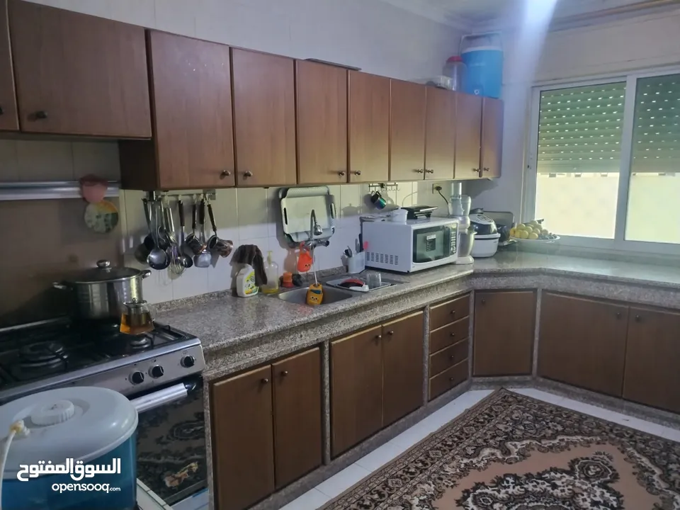 لقطة لقطة تم تنزيل السعر الى35.000 بسبب السفر  شقة للبيع الهاشمي الشمالي خلف حلويات العنبتاوي مباشرة
