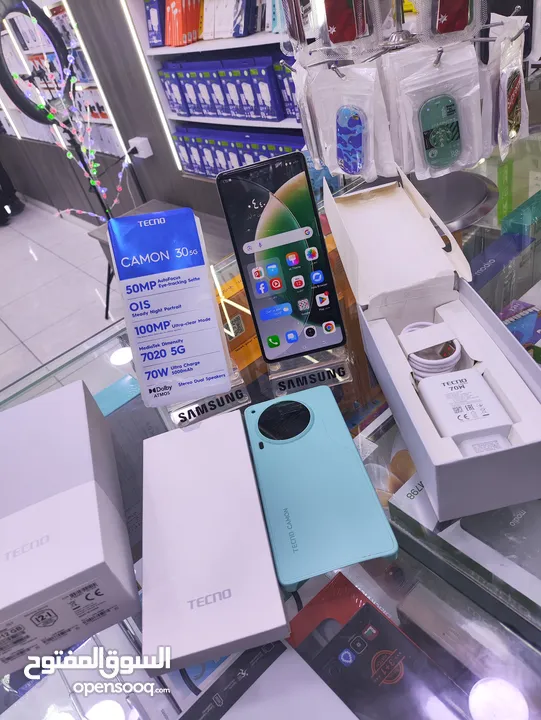 اخضر عشبي CAMON 30 5G وكالة معه كامل اغراضو جيجا 512 رام 24 متوفر توصيل