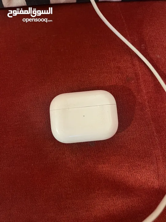 airpods pro 1 بحاله ممتازه فرده وحده