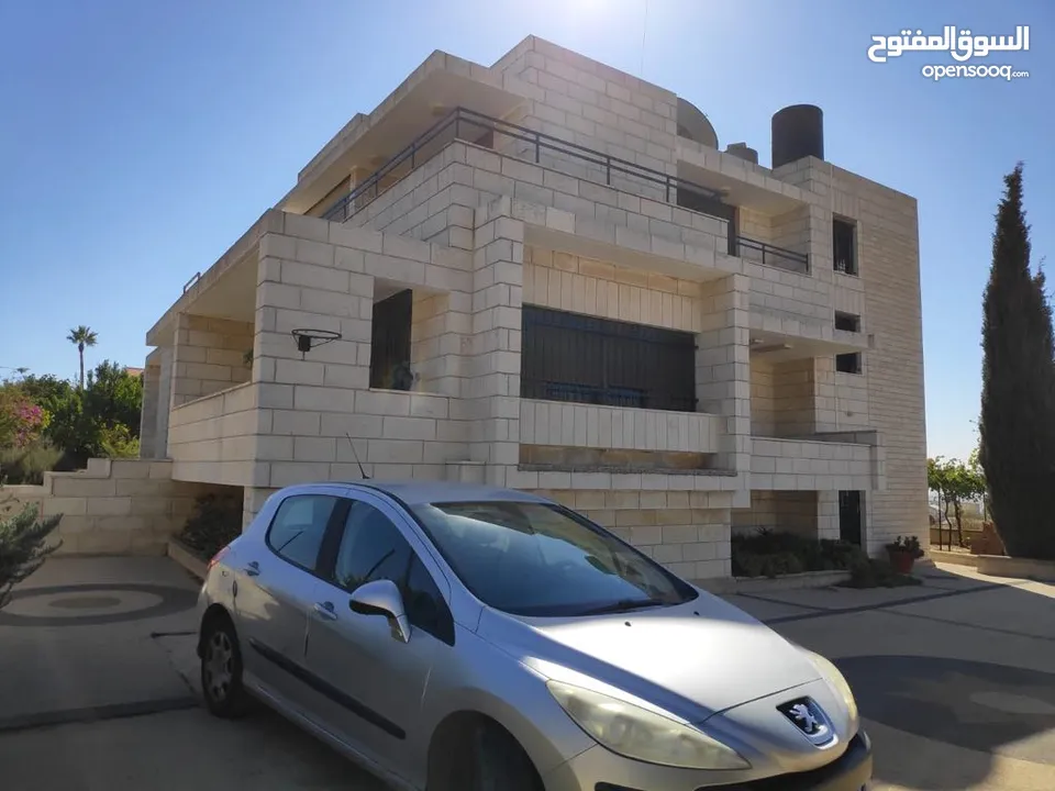 للبيع – بيت فاخر في  سطح مرحبا – حوض 4 (القناطر) – قطعة رقم 25