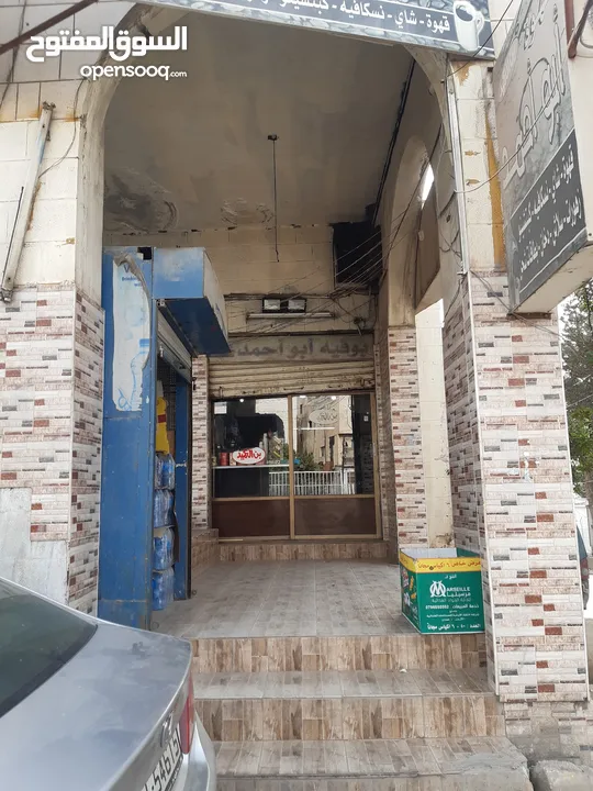 محل قهوة بجانب سلطة المياه الشارع الرئيسي قبل دوار عين الباشا ب 200 متر مقابل مسجد عثمان بن عفان