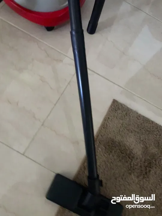 مكنسة كهربائيه