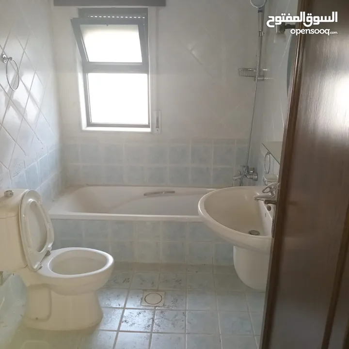 فيلا متلاصقة للبيع او للايجار في دير غبار - 14237