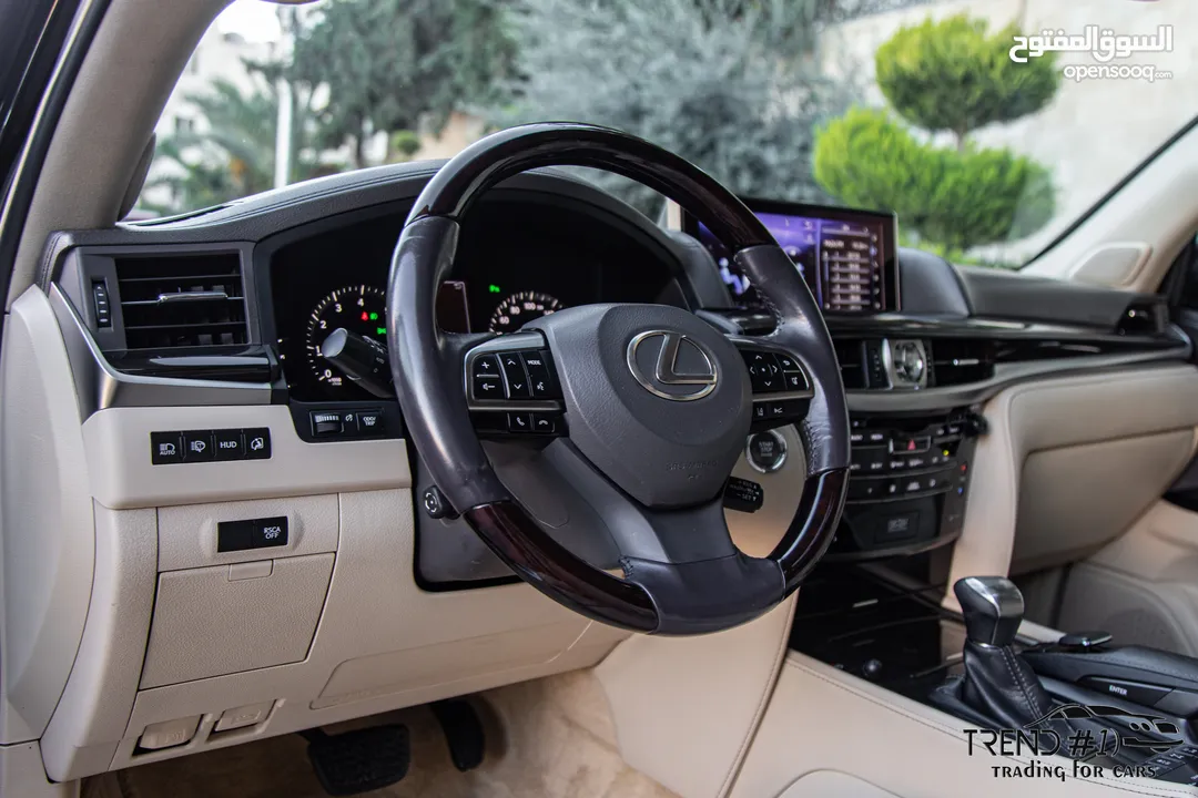 Lexus Lx570 2016 black edition    السيارة مميزة