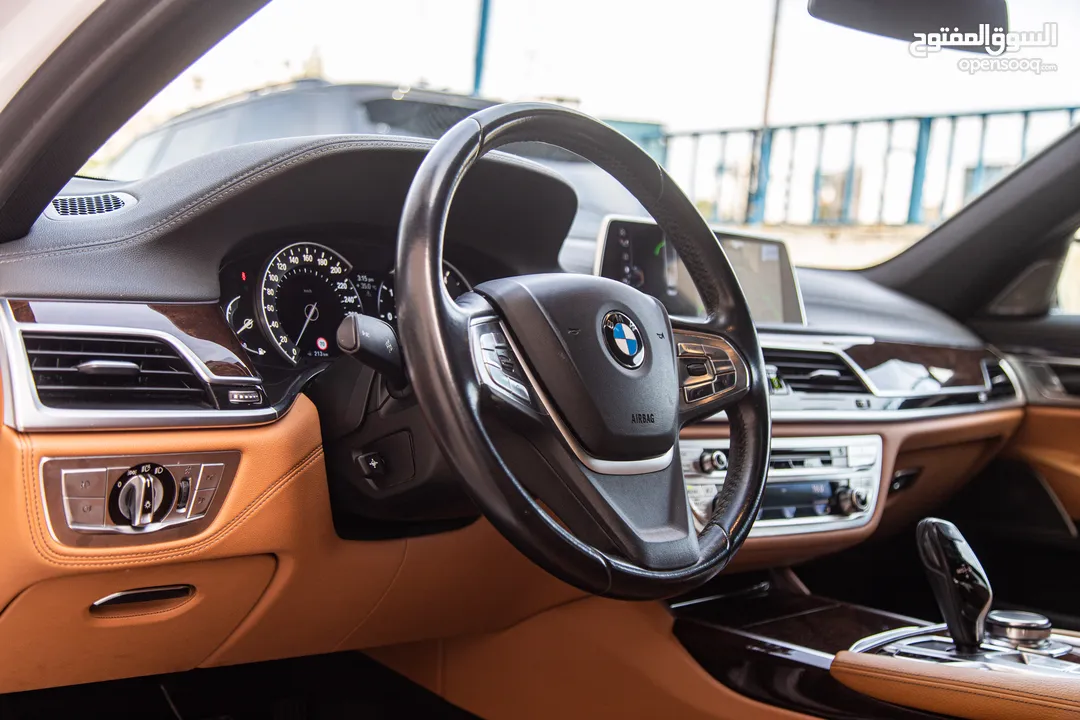 Bmw 730Li 2016  ( Gasoline)   السيارة وارد الشركة و قطعت مسافة 68,000 كم فقط