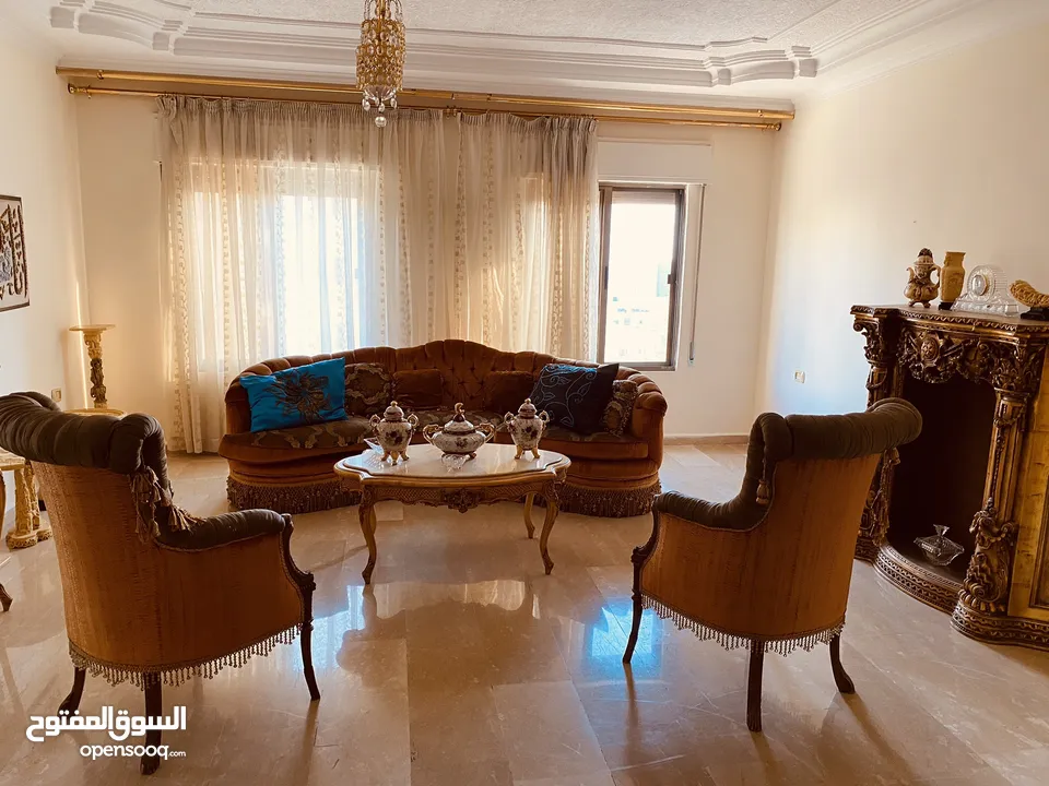 شقه في الرابيه تقع بين مسجد الكالوتي ودوار الكيلو موقع مميزززز قريبه جداً من الخدمات