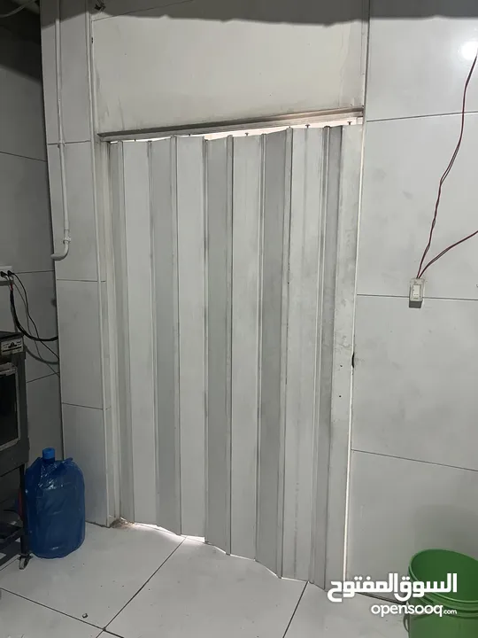 معدات مطعم كاملة بحالة ممتازة وبسعر مناسب