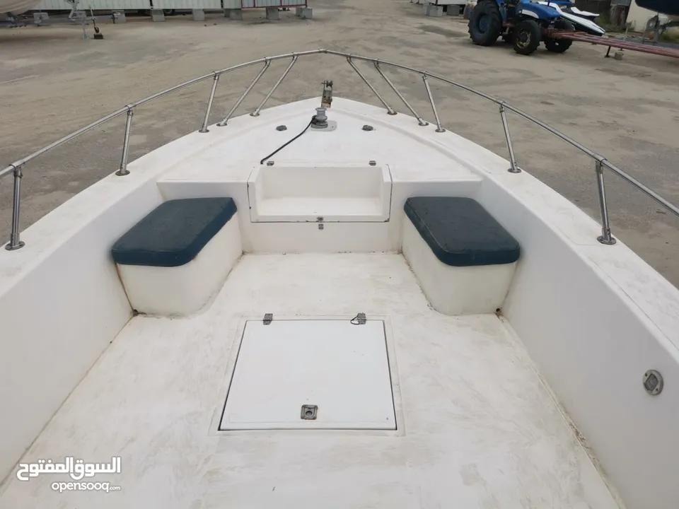 قارب 31 قدم للبيع مع العربه Boat 31ft for sale